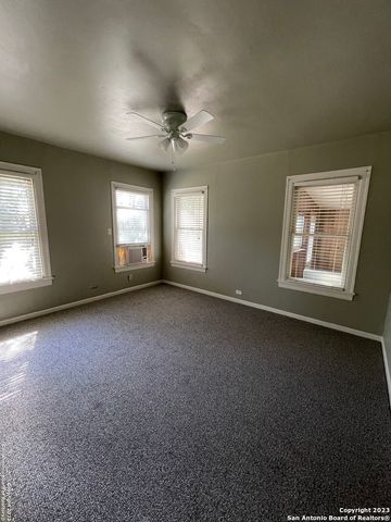 935 ALLEN AVE, New Braunfels, TX 78130