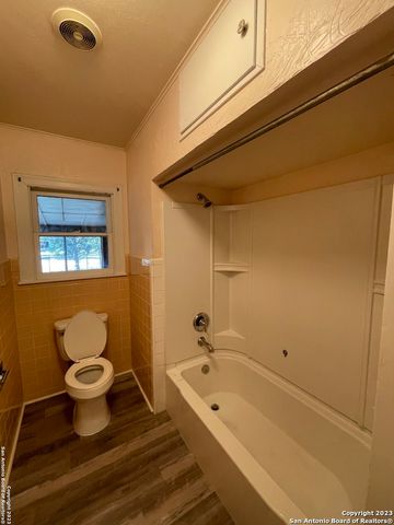 935 ALLEN AVE, New Braunfels, TX 78130