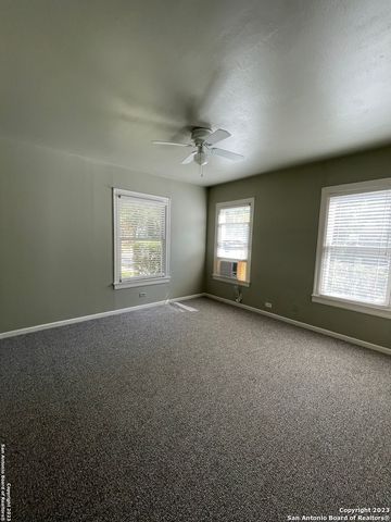 935 ALLEN AVE, New Braunfels, TX 78130