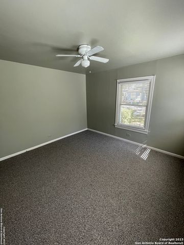 935 ALLEN AVE, New Braunfels, TX 78130