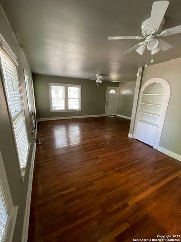 935 ALLEN AVE, New Braunfels, TX 78130