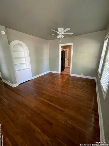 935 ALLEN AVE, New Braunfels, TX 78130