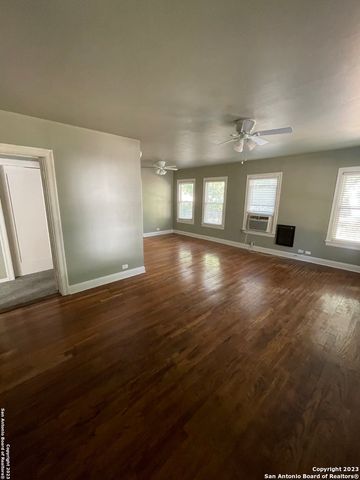 935 ALLEN AVE, New Braunfels, TX 78130