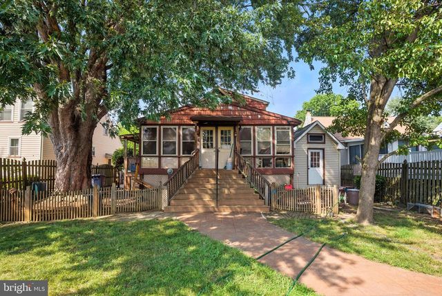 720 CEDAR AVE, Mount Ephraim, NJ 08059