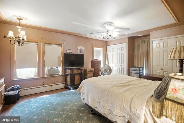 720 CEDAR AVE, Mount Ephraim, NJ 08059