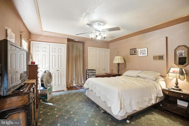 720 CEDAR AVE, Mount Ephraim, NJ 08059