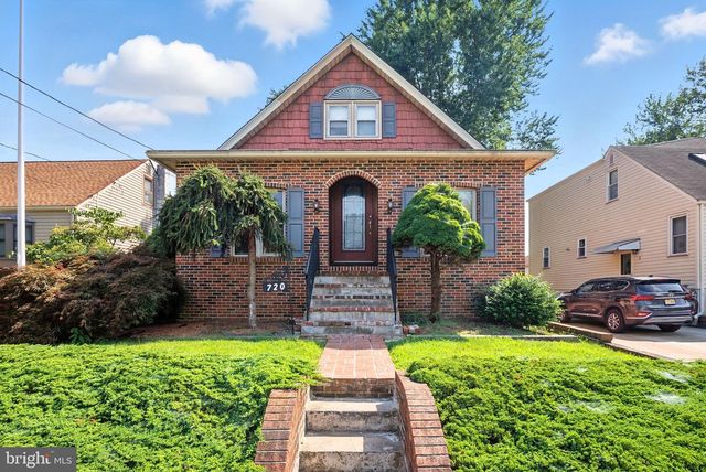 720 CEDAR AVE, Mount Ephraim, NJ 08059