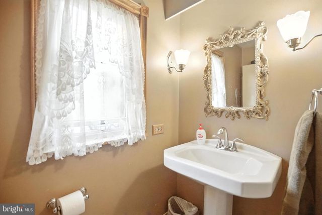 720 CEDAR AVE, Mount Ephraim, NJ 08059