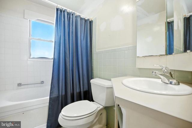 720 CEDAR AVE, Mount Ephraim, NJ 08059