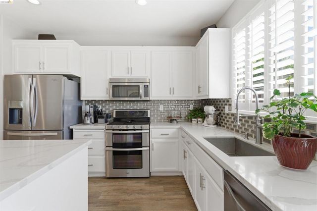 72 Greystone Pl, Pittsburg, CA 94565