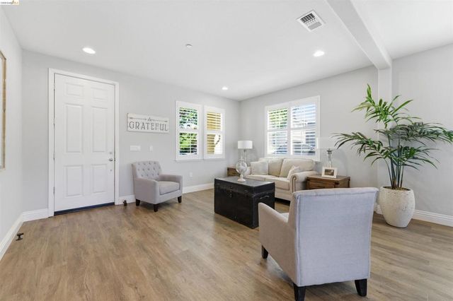 72 Greystone Pl, Pittsburg, CA 94565