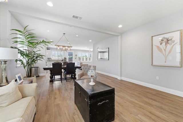 72 Greystone Pl, Pittsburg, CA 94565