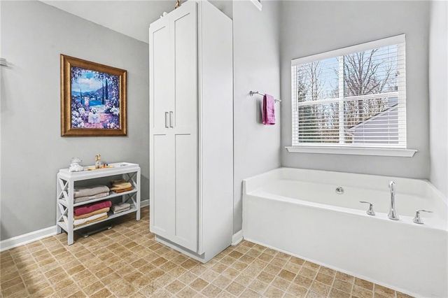 6645 Grove Meadows Ln, Cumming, GA 30028