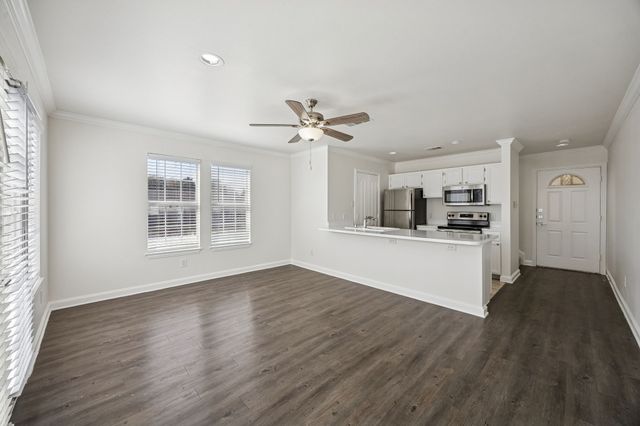 4125 Holland Avenue 211, Dallas, TX 75219