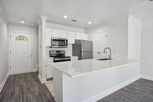 4125 Holland Avenue 211, Dallas, TX 75219