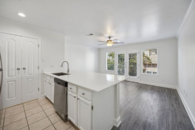 4125 Holland Avenue 211, Dallas, TX 75219