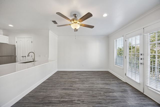 4125 Holland Avenue 211, Dallas, TX 75219