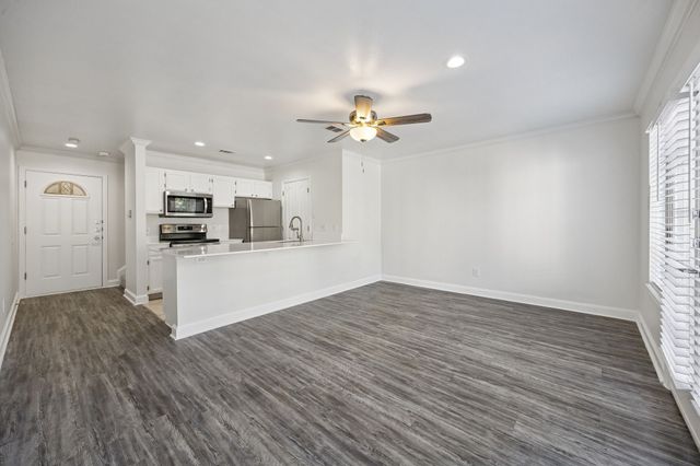 4125 Holland Avenue 211, Dallas, TX 75219