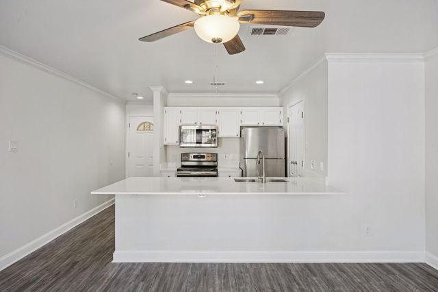 4125 Holland Avenue 211, Dallas, TX 75219