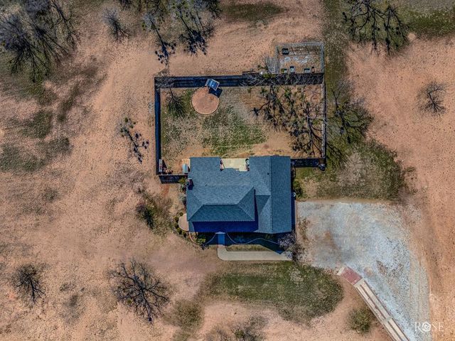 2003 N 11th Street, Ballinger, TX 76821