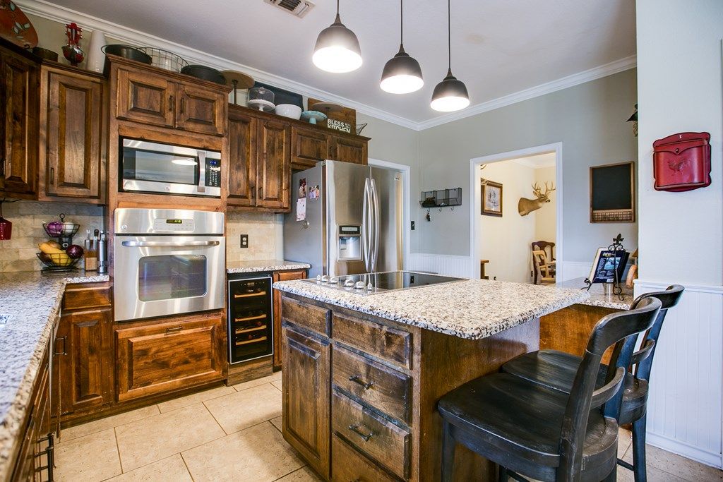 Image 24 of property listing at 2003 N 11th St, Ballinger, TX 76821