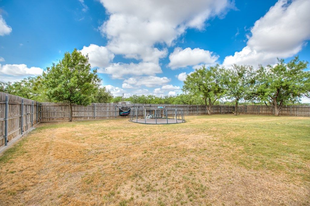 Image 40 of property listing at 2003 N 11th St, Ballinger, TX 76821