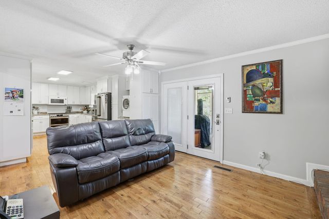 1325 N Glen Drive, Hixson, TN 37343