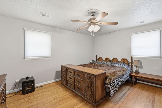 1325 N Glen Drive, Hixson, TN 37343