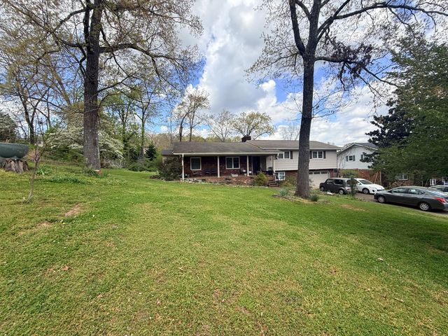 1325 N Glen Drive, Hixson, TN 37343
