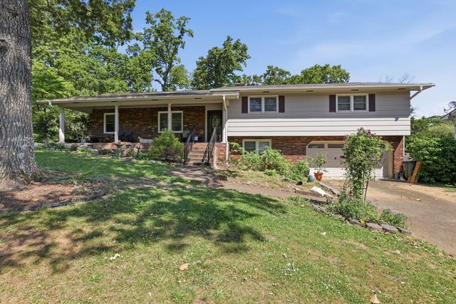 1325 N Glen Drive, Hixson, TN 37343