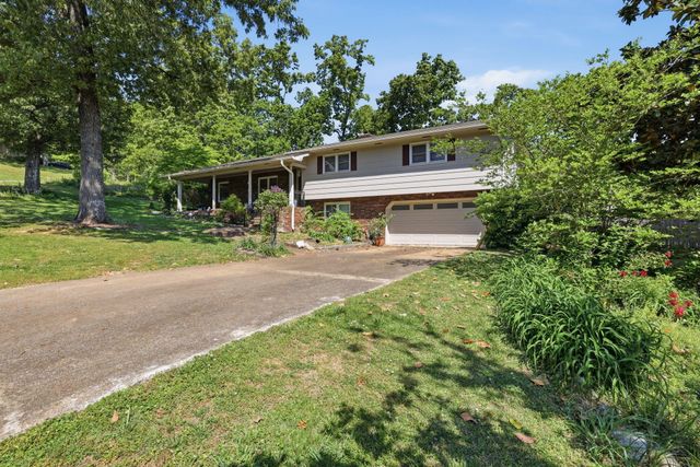 1325 N Glen Drive, Hixson, TN 37343