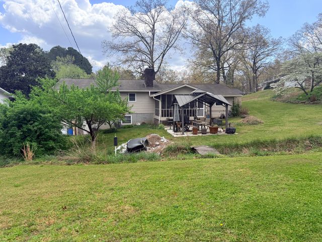 1325 N Glen Drive, Hixson, TN 37343