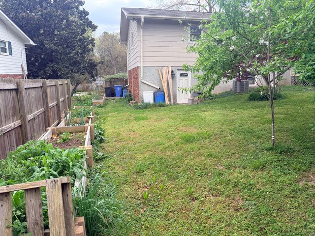 1325 N Glen Drive, Hixson, TN 37343