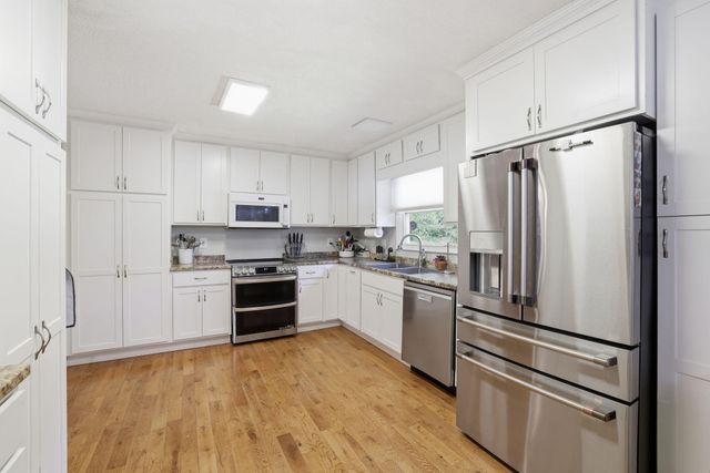 1325 N Glen Drive, Hixson, TN 37343