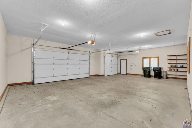 7639 SW 19th ST, Topeka, KS 66615