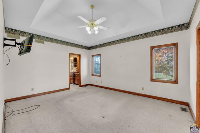 7639 SW 19th ST, Topeka, KS 66615