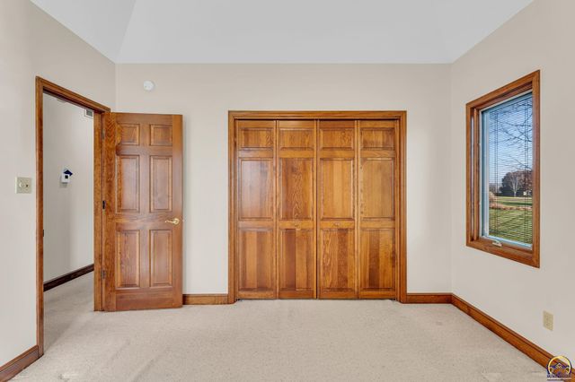 7639 SW 19th ST, Topeka, KS 66615