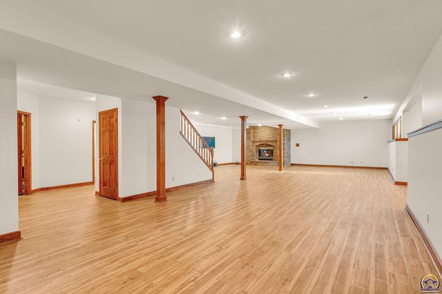 7639 SW 19th ST, Topeka, KS 66615