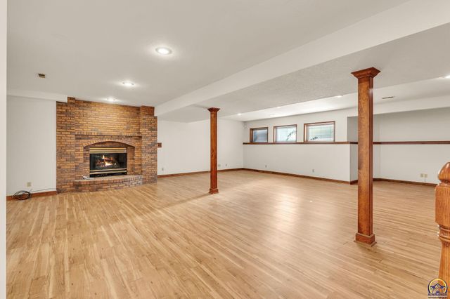 7639 SW 19th ST, Topeka, KS 66615