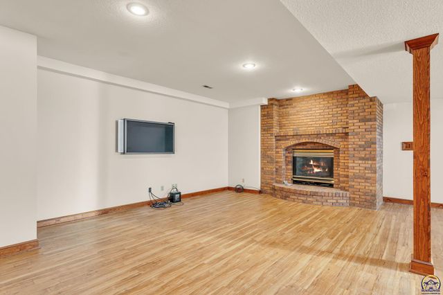 7639 SW 19th ST, Topeka, KS 66615