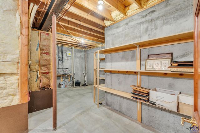 7639 SW 19th ST, Topeka, KS 66615