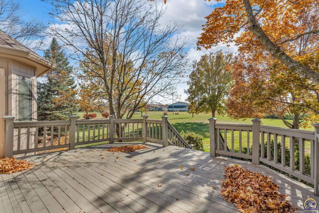 7639 SW 19th ST, Topeka, KS 66615