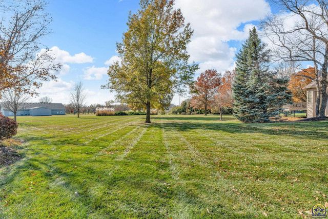 7639 SW 19th ST, Topeka, KS 66615