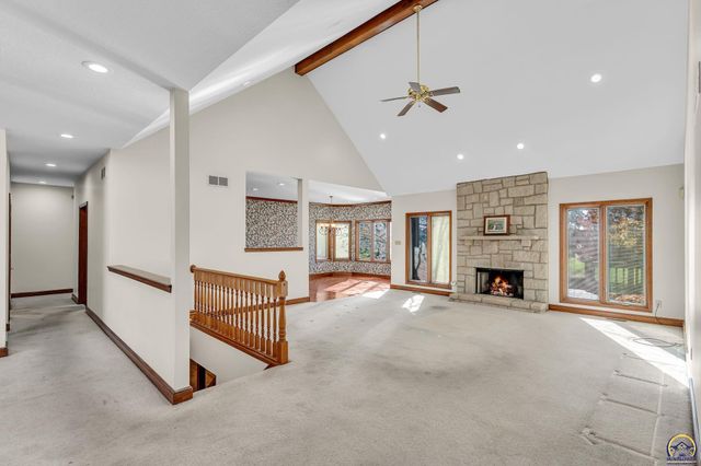 7639 SW 19th ST, Topeka, KS 66615