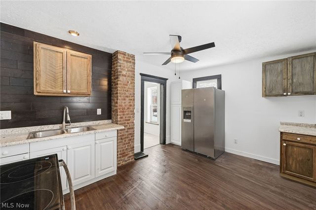 480 Bell Street, Akron, OH 44307