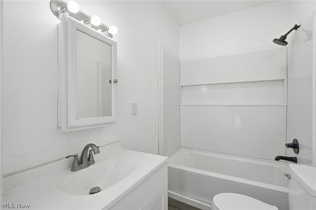 480 Bell Street, Akron, OH 44307