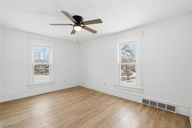 480 Bell Street, Akron, OH 44307