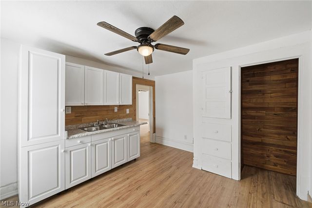 480 Bell Street, Akron, OH 44307