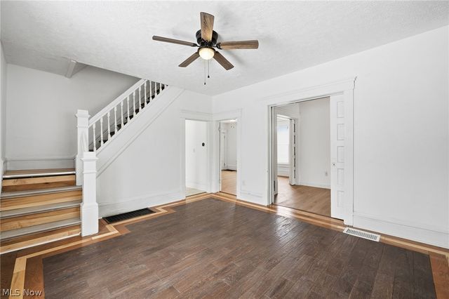 480 Bell Street, Akron, OH 44307