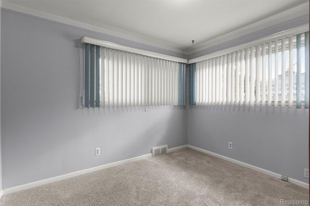 7241 Lucerne Street, Dearborn Heights, MI 48127